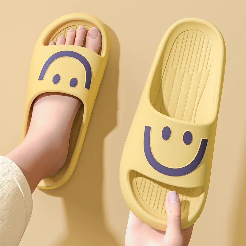 Smiley Face Cloud Slippers Wom - Mule Slip On recension och pris